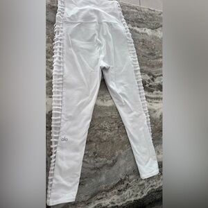 ALO Yoga interlace with mesh leggings XS- White